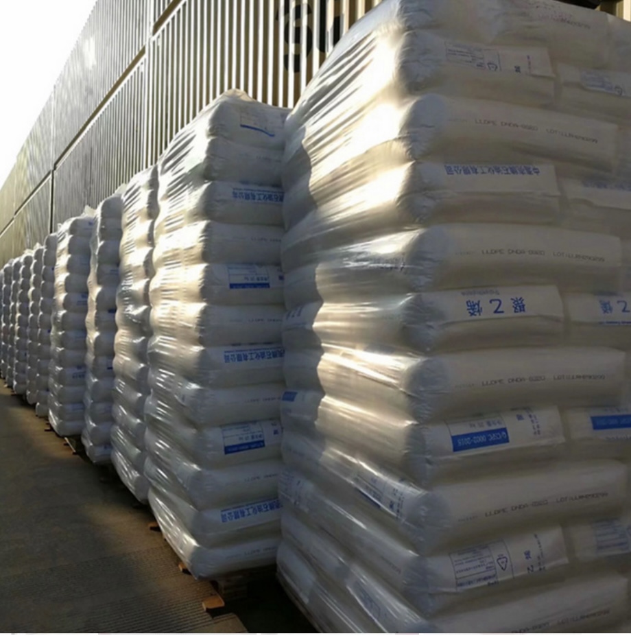 58c54de9-3c14-479a-a489-c6ece277411d_Estocagem de paletes com sacos plásticos de PE da CNOOC Shell.jpg